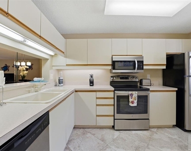 5501 Ashton Way - Photo Thumbnail 7