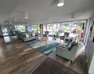 2901 26th Street W - Photo Thumbnail 4