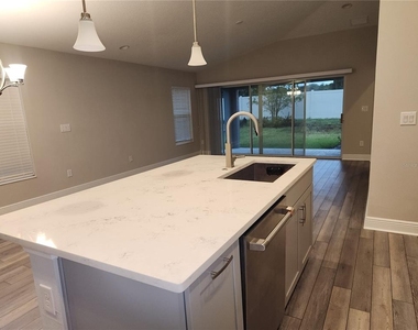 12533 Oak Hill Way - Photo Thumbnail 7