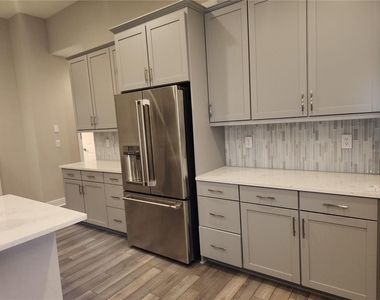 12533 Oak Hill Way - Photo Thumbnail 10