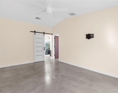 4250 Marlowe Drive - Photo Thumbnail 3