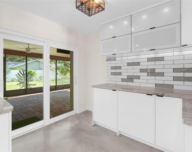 4250 Marlowe Drive - Photo Thumbnail 10