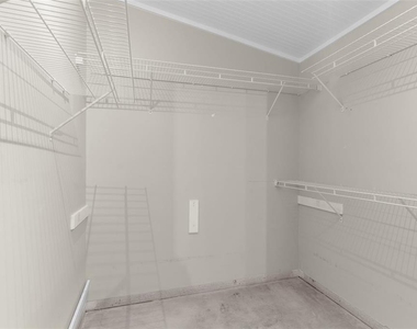 4250 Marlowe Drive - Photo Thumbnail 6