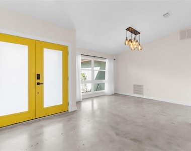 4250 Marlowe Drive - Photo Thumbnail 8