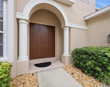 4907 50th Avenue W - Photo Thumbnail 2