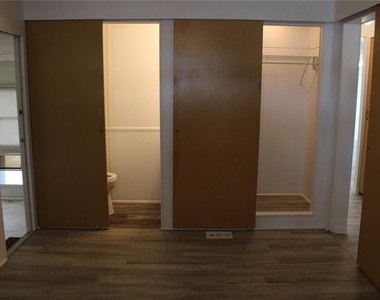 204 50th Avenue Drive W - Photo Thumbnail 12