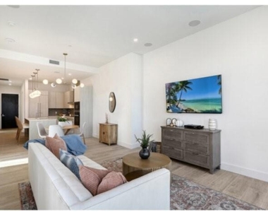 33 S Palm Avenue - Photo Thumbnail 9