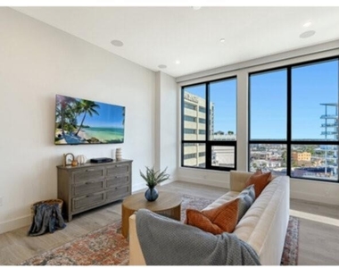 33 S Palm Avenue - Photo Thumbnail 11