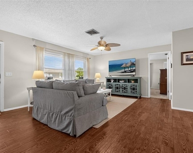 4215 Pandora Road - Photo Thumbnail 4