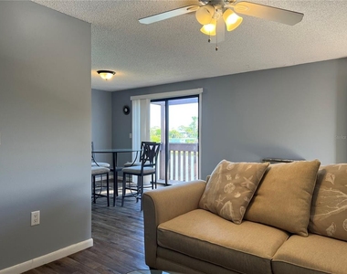 5026 Water Oak Drive - Photo Thumbnail 11