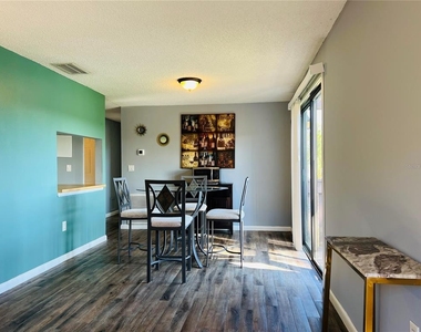 5026 Water Oak Drive - Photo Thumbnail 3