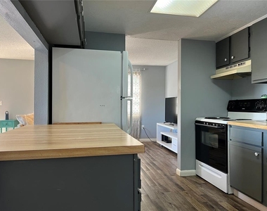 5026 Water Oak Drive - Photo Thumbnail 20