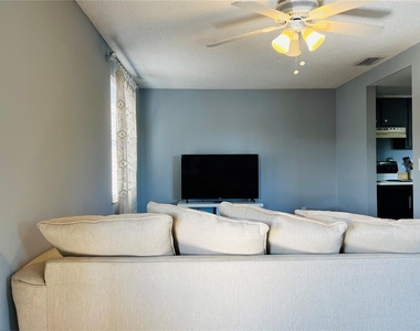 5026 Water Oak Drive - Photo Thumbnail 5