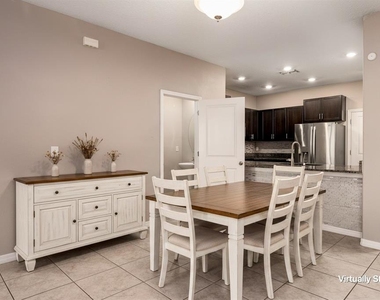 724 Royal Empress Drive - Photo Thumbnail 11