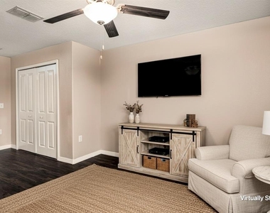 724 Royal Empress Drive - Photo Thumbnail 18