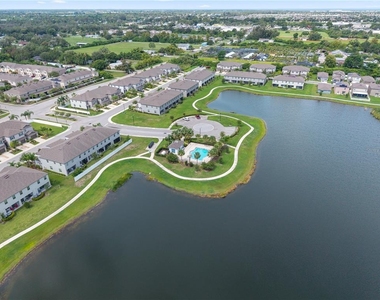 724 Royal Empress Drive - Photo Thumbnail 45