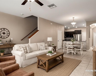 724 Royal Empress Drive - Photo Thumbnail 7