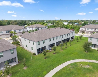 724 Royal Empress Drive - Photo Thumbnail 33