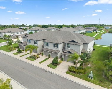 724 Royal Empress Drive - Photo Thumbnail 38