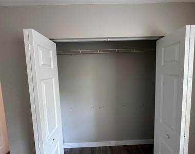 927 33rd Avenue W - Photo Thumbnail 13