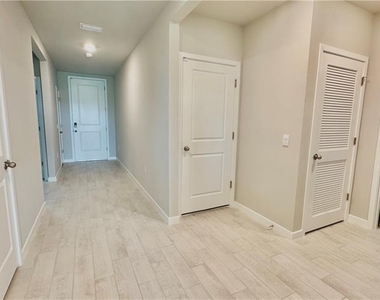 17710 Shade Tree Loop - Photo Thumbnail 14