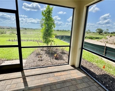 17710 Shade Tree Loop - Photo Thumbnail 23