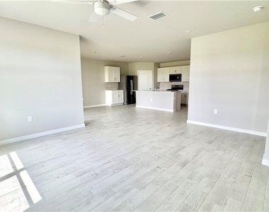 17710 Shade Tree Loop - Photo Thumbnail 9