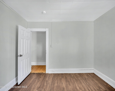 1149 Luzerne St, L2 - Photo Thumbnail 9