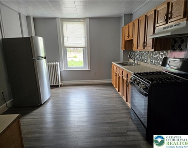 624 Cherokee Street - Photo Thumbnail 7