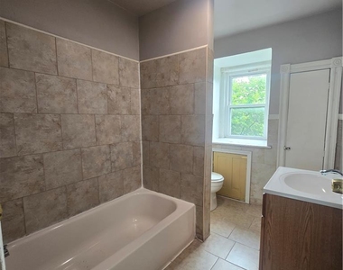 328 N 9th Street - Photo Thumbnail 4
