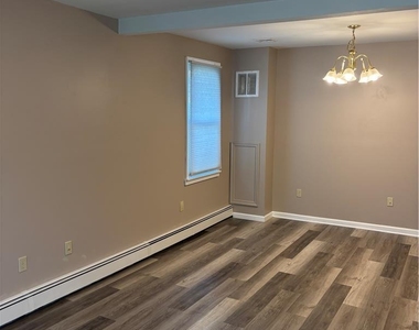 4414 Main Street - Photo Thumbnail 16