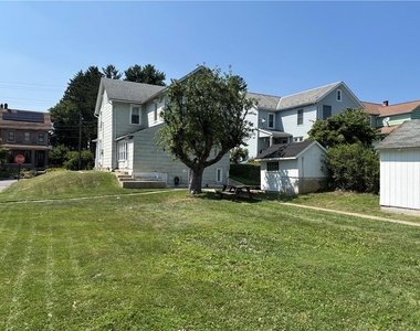4414 Main Street - Photo Thumbnail 2