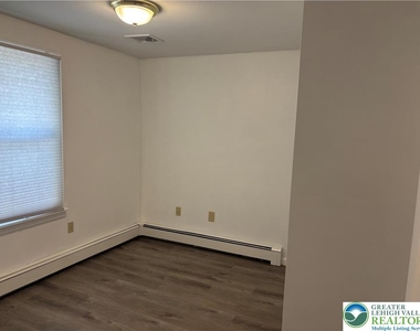 4414 Main Street - Photo Thumbnail 22