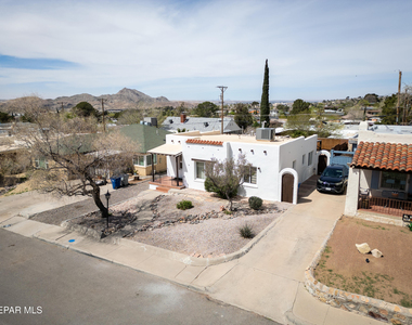 1211 Mesita Drive - Photo Thumbnail 2