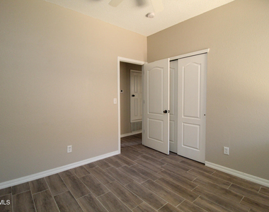 2216 Amber Point Place - Photo Thumbnail 11