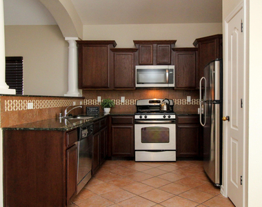 2216 Amber Point Place - Photo Thumbnail 5