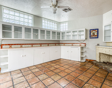 512 Prospect Street - Photo Thumbnail 8