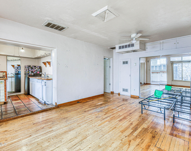 512 Prospect Street - Photo Thumbnail 13