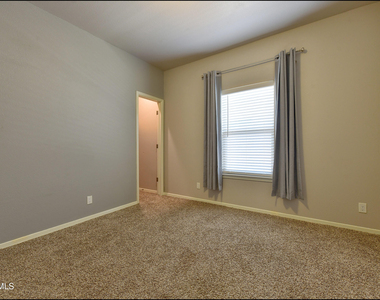 221 Jennice Circle - Photo Thumbnail 33