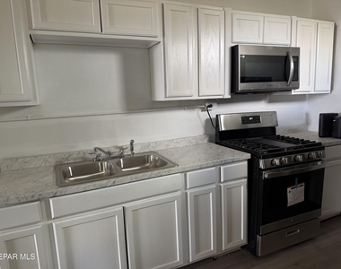 1025 Magoffin Avenue - Photo Thumbnail 4