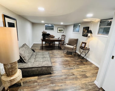 1005 E Baltimore Drive - Photo Thumbnail 24