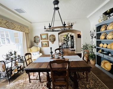 1005 E Baltimore Drive - Photo Thumbnail 14