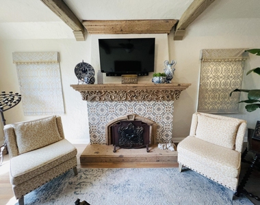 1005 E Baltimore Drive - Photo Thumbnail 5