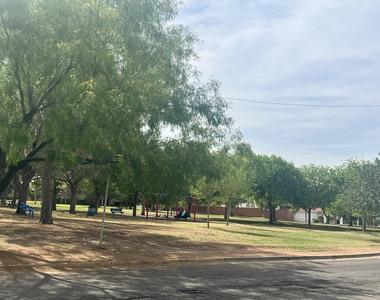 1005 E Baltimore Drive - Photo Thumbnail 33