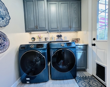 1005 E Baltimore Drive - Photo Thumbnail 6
