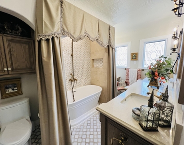 1005 E Baltimore Drive - Photo Thumbnail 20