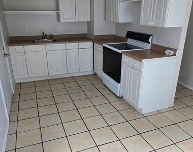 238 Moran Street - Photo Thumbnail 1