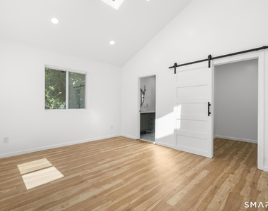 810 Brewster Street - Photo Thumbnail 16