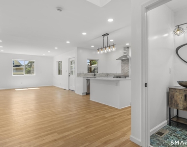 810 Brewster Street - Photo Thumbnail 10