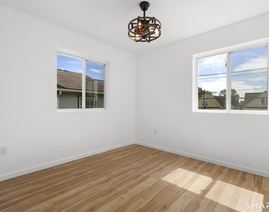 810 Brewster Street - Photo Thumbnail 27
